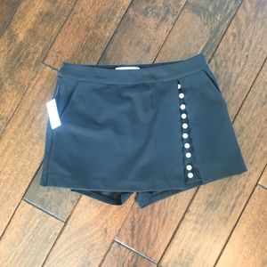 MOD Black Skort